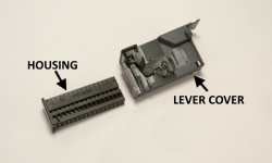 Defender Puma/Tdci Gauges Connector Plug YPC901800 plastics only without terminals